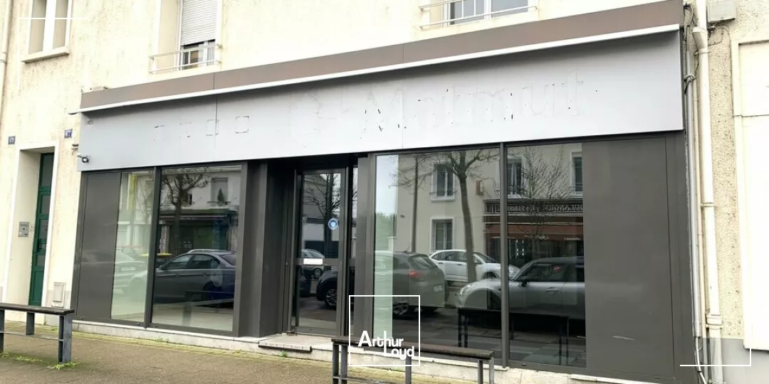 Local commercial à louer 70 m² - Saint-Pierre-des-Corps / idéal activité de services