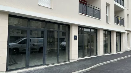 Local commercial - 277 m2 - au cur de Joué-Lès-Tours - Offre immobilière - Arthur Loyd