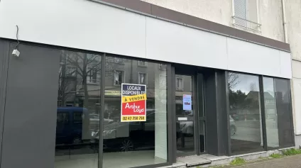 Local commercial à vendre 70 m² - Saint-Pierre-des-Corps / idéal activité de services - Offre immobilière - Arthur Loyd